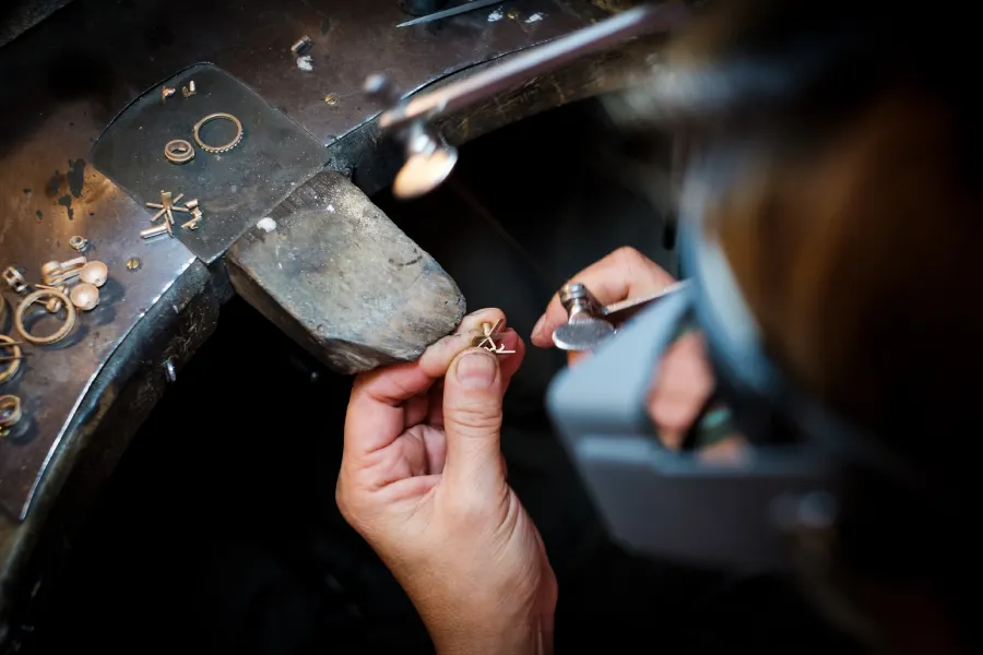 How to Spot Hallmarks and Verify Fine Jewelry Quality in Spring Valley, CA How to Spot Hallmarks and Verify Fine Jewelry Quality in Spring Valley, CA